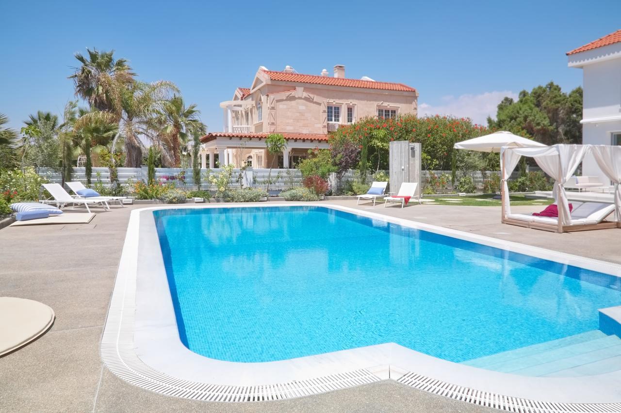 Ferienhaus Royal 4 Bedroom Seafront Agia Napa