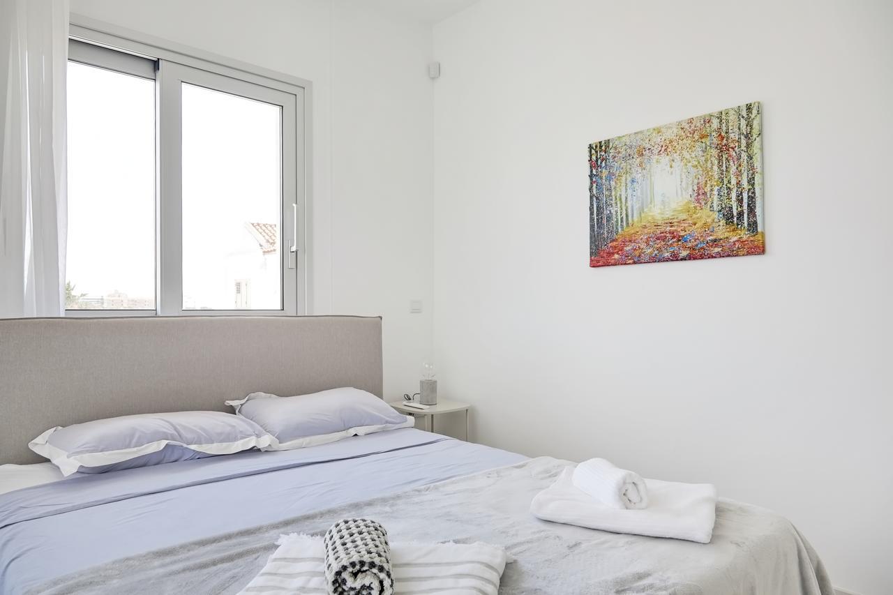 Royal 4 Bedroom Seafront Ferienhaus Agia Napa