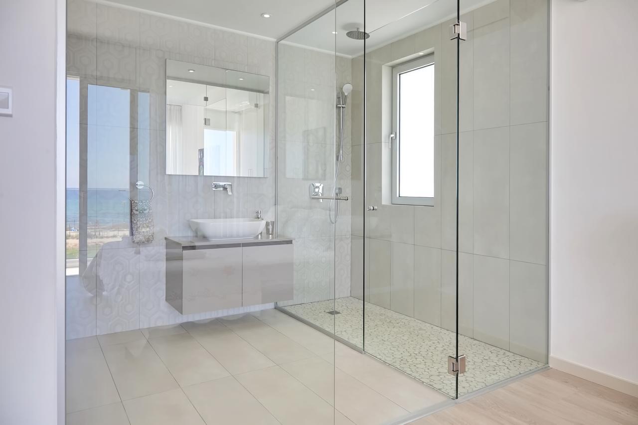 Royal 4 Bedroom Seafront * Agia Napa
